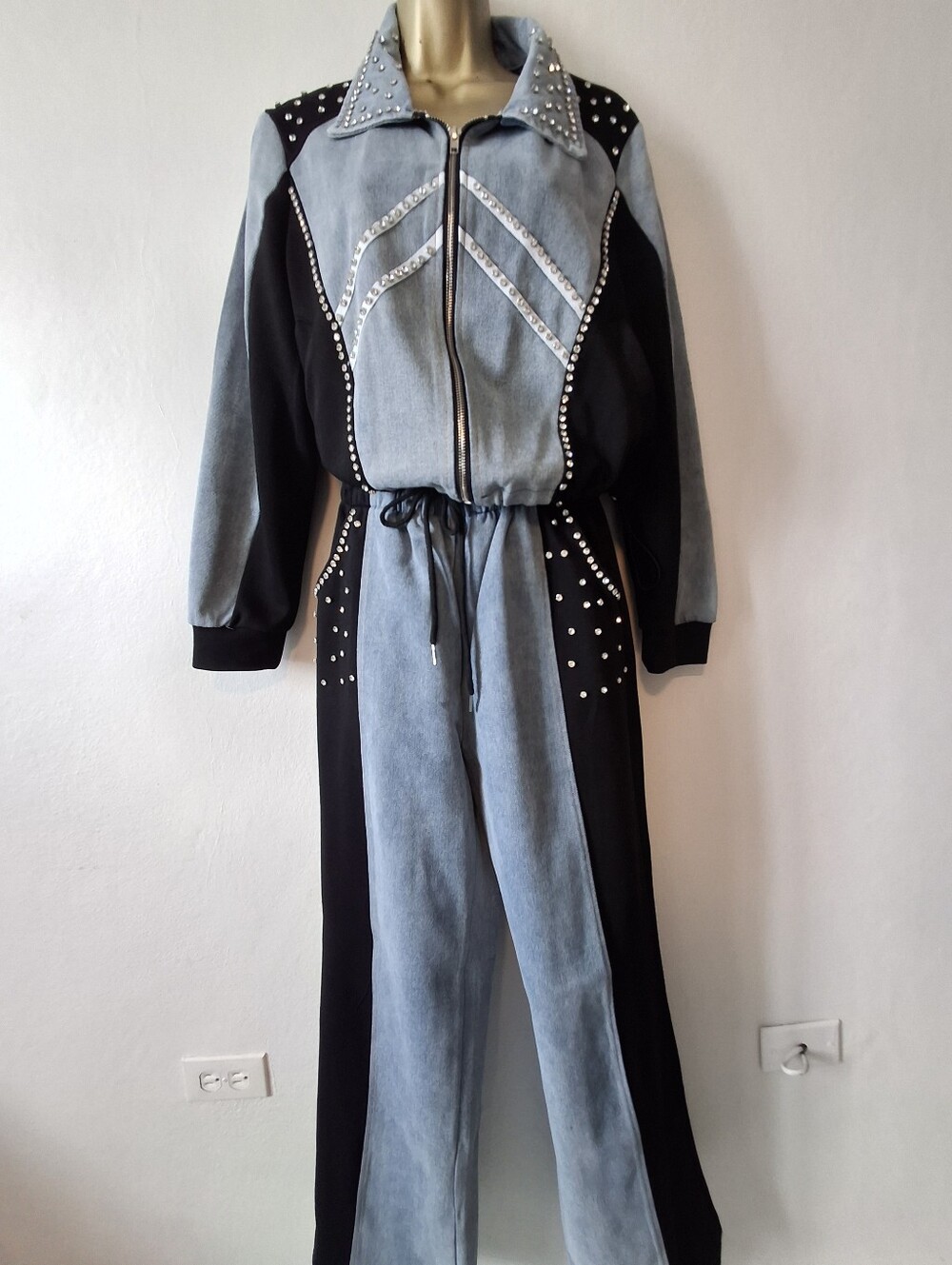 Set Women’s Two-Tone Light Blue and Black Denim-Style with Stud Detail